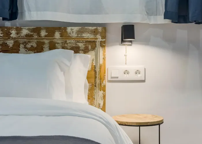 Novus Homes Barcelona Santa Eulalia 公寓 *
